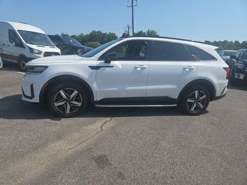 Used 2023 Kia Sorento S w/ Panoramic Sunroof Package FWD image 5