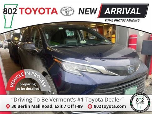 Certified 2023 Toyota Sienna XLE image 1