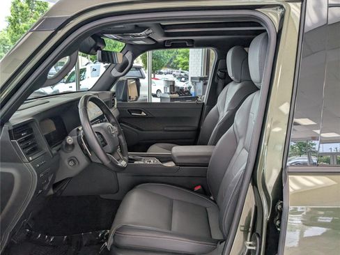 Used 2024 Lexus GX 550 w/ Accessory Package (2T) AWD/4WD image 18