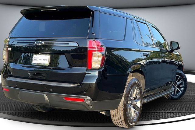 Used 2022 Chevrolet Tahoe Z71 w/ Luxury Package AWD/4WD image 5