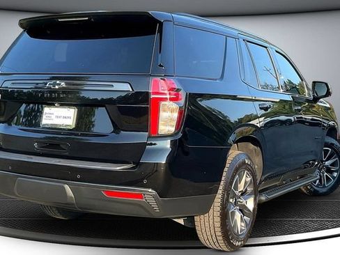 Used 2022 Chevrolet Tahoe Z71 w/ Luxury Package AWD/4WD image 5