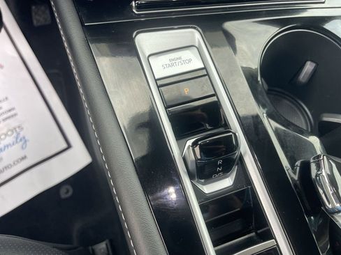 Used 2025 Volkswagen Atlas SEL image 25