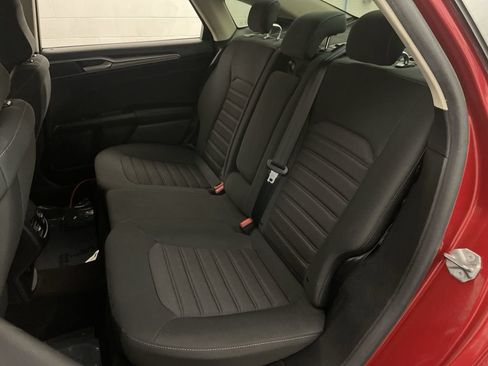 Used 2020 Ford Fusion SE FWD image 17