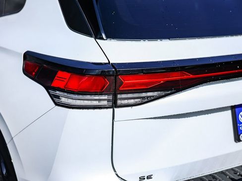 New 2026 Volkswagen Tiguan SE R-Line image 12