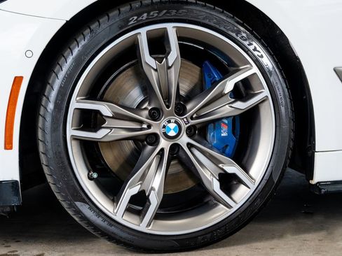 Used 2021 BMW M550i xDrive w/ Premium Package image 10