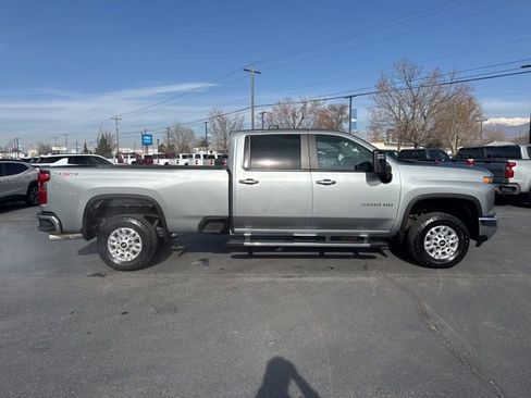 Used 2025 Chevrolet Silverado 2500 LT w/ Convenience Package image 8