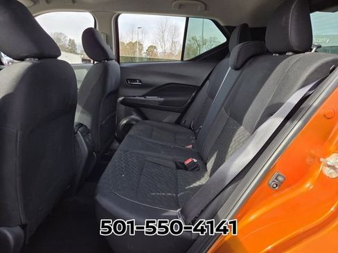 Used 2023 Nissan Kicks SV image 11