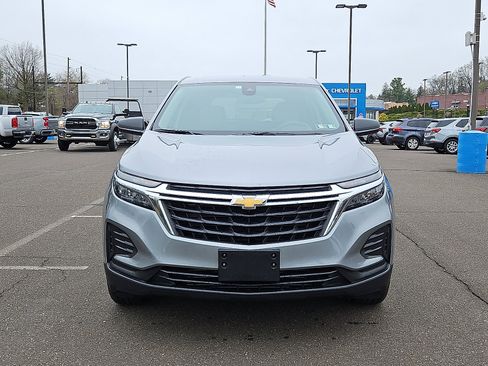 Used 2024 Chevrolet Equinox LS w/ LS Convenience Package image 2