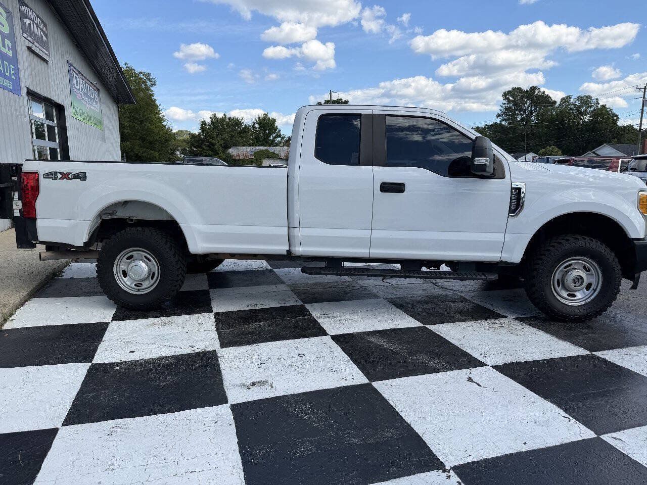 Used 2017 Ford F250 XL w/ Power Equipment Group AWD/4WD image 5
