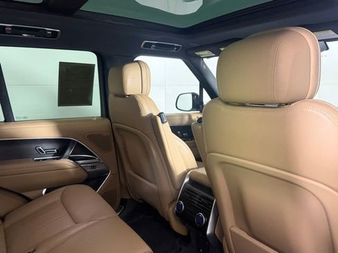 Certified 2024 Land Rover Range Rover SE image 31