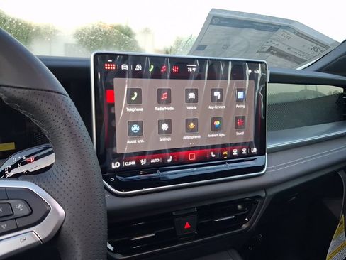 New 2026 Volkswagen Tiguan SE R-Line FWD image 9