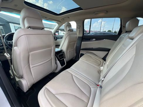 Used 2019 Lincoln Nautilus Reserve image 18