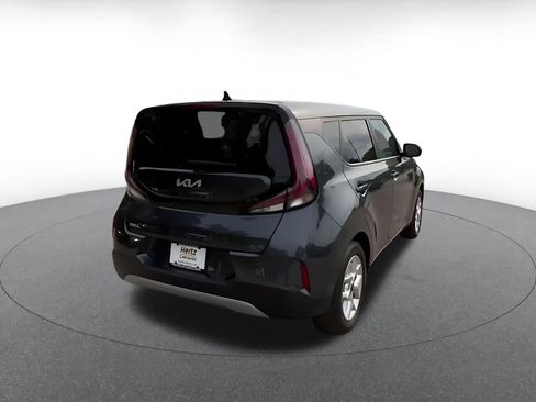 Used 2025 Kia Soul LX w/ LX Technology Package FWD image 15
