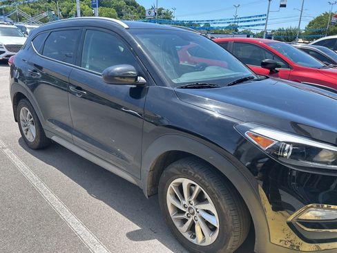 Used 2017 Hyundai Tucson SE FWD image 2