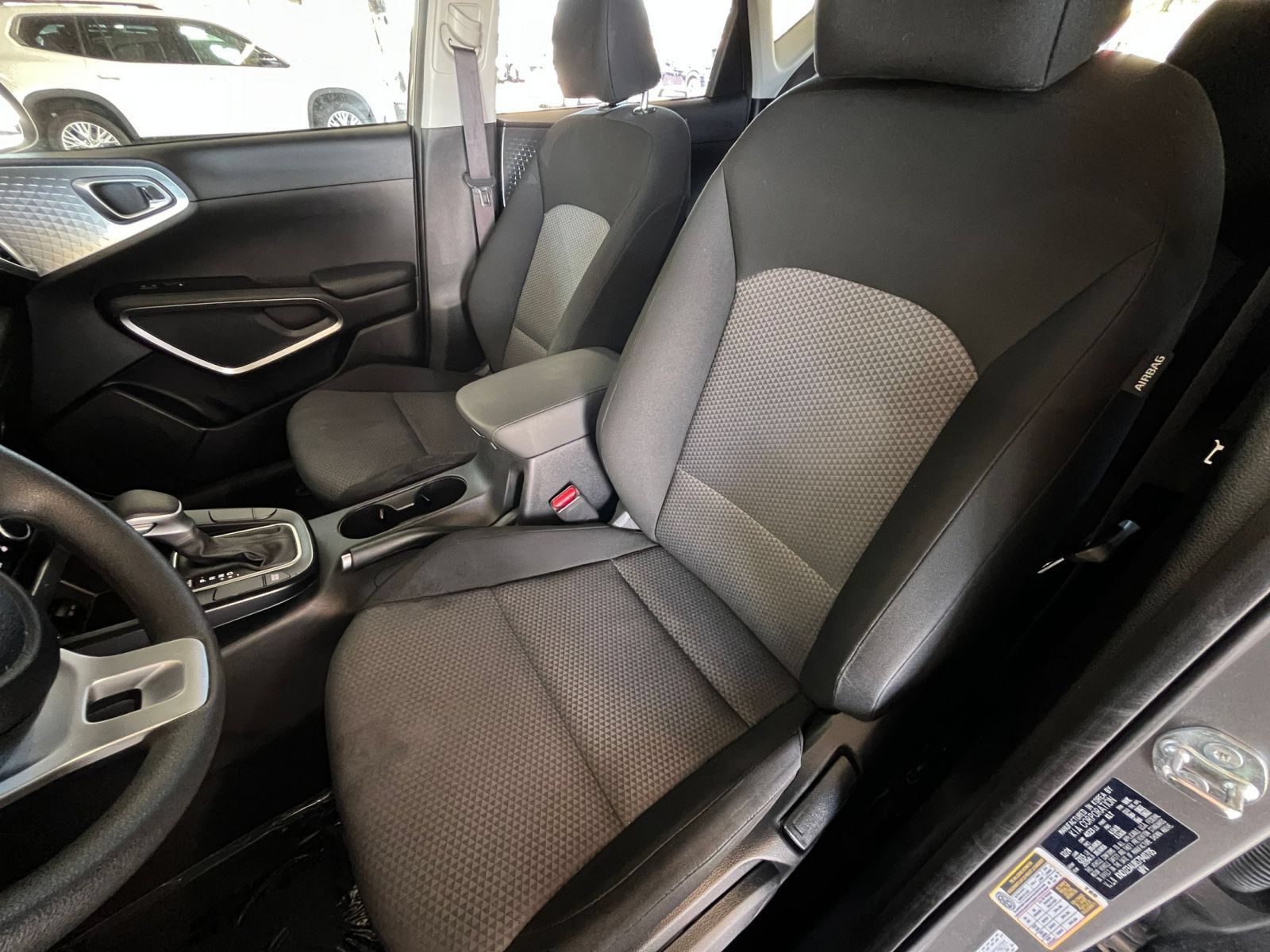 Used 2025 Kia Soul LX w/ LX Technology Package FWD image 35