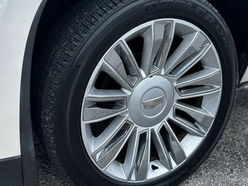 Used 2015 Cadillac Escalade Platinum RWD image 38