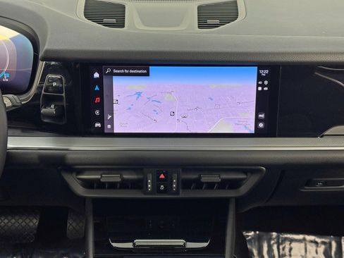 Used 2024 Porsche Cayenne image 26