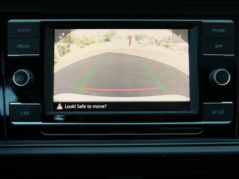 Used 2019 Volkswagen Jetta SE FWD image 23
