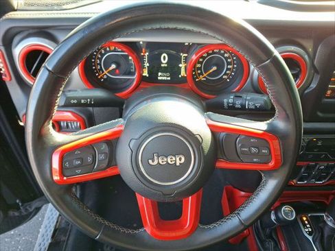 Used 2019 Jeep Wrangler Unlimited Sahara image 16