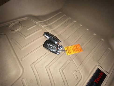 Used 2019 RAM 1500 Laramie image 29