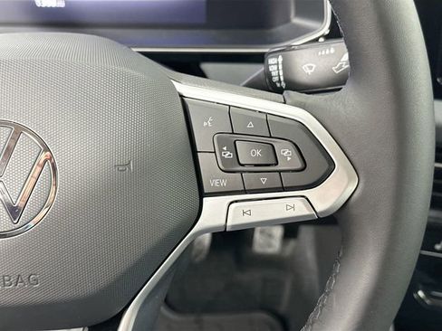 Used 2025 Volkswagen Jetta SE w/ Black Wheel Package image 22