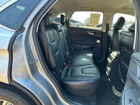 Used 2024 Ford Edge Titanium image 23