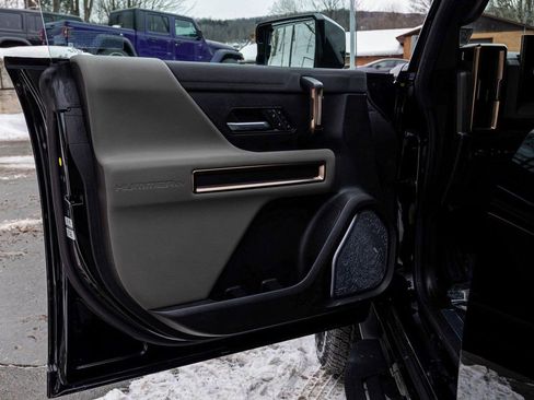 Used 2024 GMC Hummer EV 2X image 11