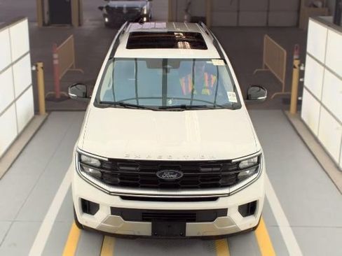 Used 2025 Ford Expedition Max Platinum AWD/4WD image 3