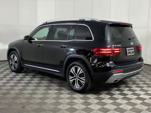 New 2025 Mercedes-Benz GLB 250 4MATIC image 3