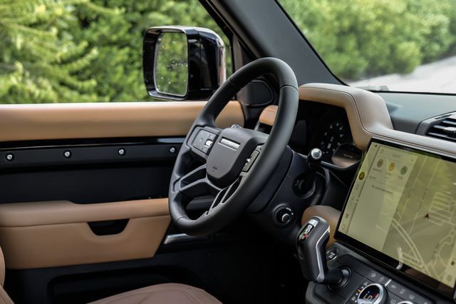 New 2026 Land Rover Defender 110 X-Dynamic SE AWD/4WD image 20