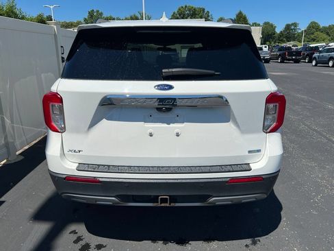 Used 2020 Ford Explorer XLT w/ Equipment Group 202A AWD/4WD image 9