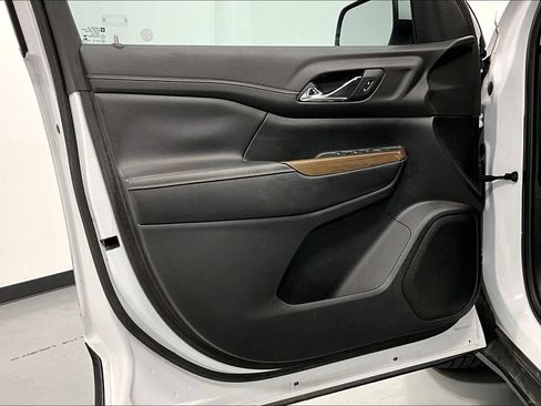 Used 2019 GMC Acadia SLE FWD image 21