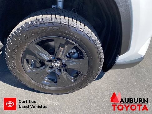 Certified 2021 Toyota RAV4 XLE w/ Convenience Package AWD/4WD image 10