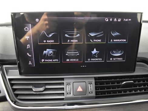 Used 2024 Audi Q5 2.0T Premium w/ Convenience Package AWD/4WD image 20
