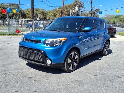 Used 2016 Kia Soul + w/ Designer's Package FWD image 3