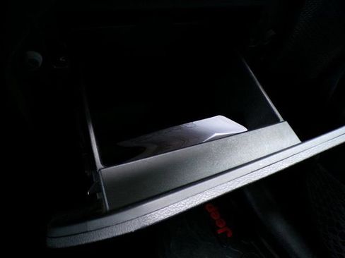 Used 2020 Jeep Wrangler Unlimited Sahara image 29