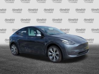 Used 2021 Tesla Model Y 2WD video 2