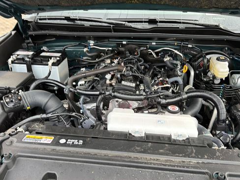Certified 2025 Toyota 4Runner TRD Off-Road Premium AWD/4WD image 36