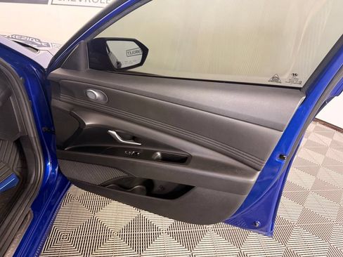 Used 2023 Hyundai Elantra SEL w/ Convenience Package FWD image 22