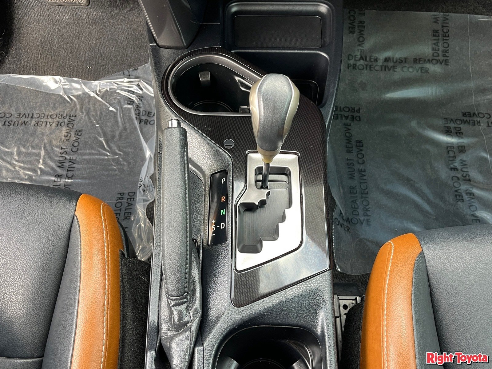 Certified 2017 Toyota RAV4 SE FWD image 31