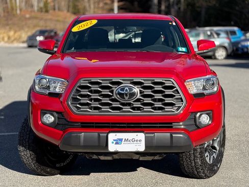 Used 2022 Toyota Tacoma TRD Off-Road image 2