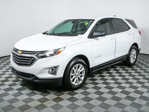 Used 2018 Chevrolet Equinox LS FWD image 23