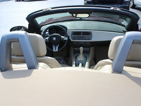 Used 2004 BMW Z4 2.5i RWD image 26