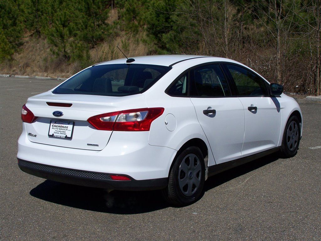 Used 2013 Ford Focus S FWD image 2