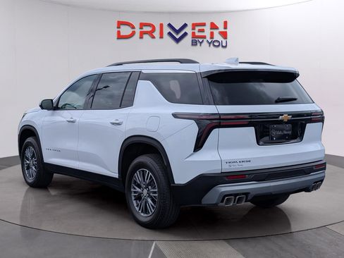 New 2026 Chevrolet Traverse LT w/ Driver Confidence Package FWD image 4