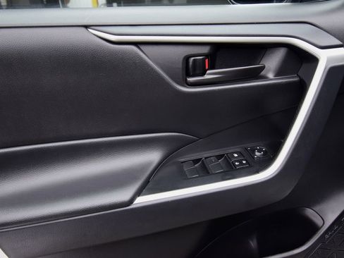 Used 2024 Toyota RAV4 LE image 22