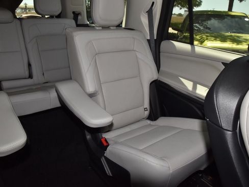 New 2026 Lincoln Navigator Reserve AWD/4WD image 22