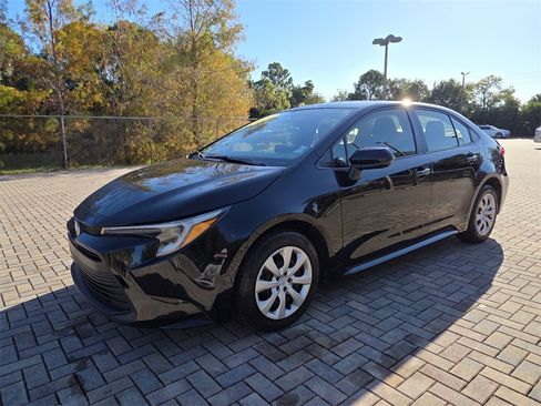 Certified 2024 Toyota Corolla LE image 3