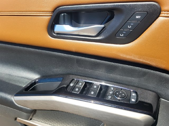 Used 2023 Nissan Pathfinder Platinum w/ Lighting Package (N93) FWD image 12
