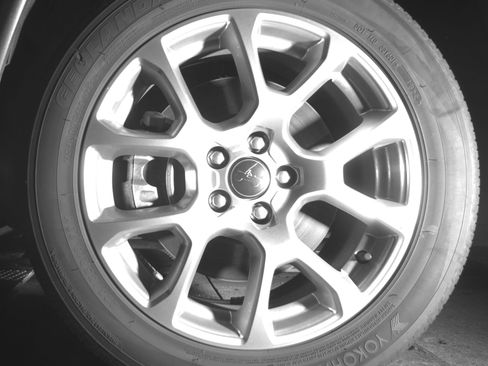 Used 2025 Jeep Compass Limited AWD/4WD image 9